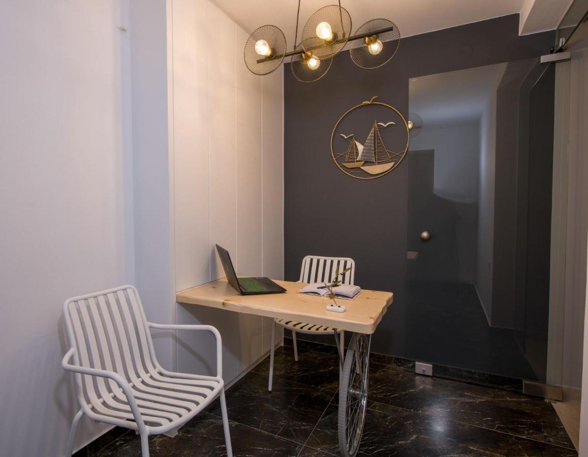Eleanthi Modern Living Apartment Galatas  Ngoại thất bức ảnh